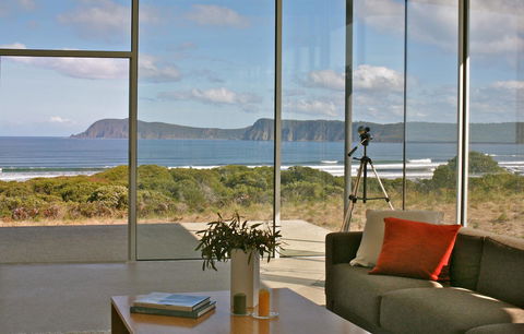 Cloudy Bay Beach House - Internet Find 10