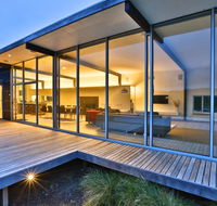 Cloudy Bay Beach House - Internet Find