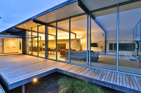 Cloudy Bay Beach House - Internet Find 0