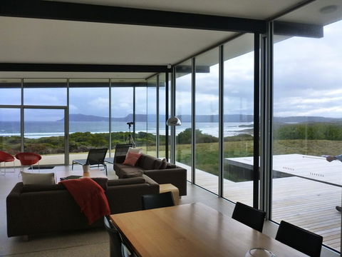 Cloudy Bay Beach House - Internet Find 38