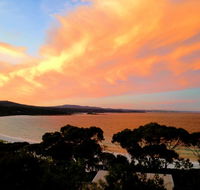 DOLPHIN LOOKOUT COTTAGE - amazing views of the Bay of Fires - Internet Find