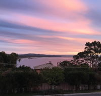 GRANITE BEACH HOUSE  Bay of Fires - Internet Find