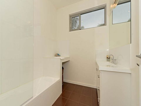 Cloudy Bay Lagoon Estate - Internet Find 15