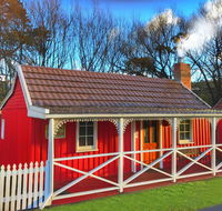 Platypus Playground Riverside Cottage - Renee