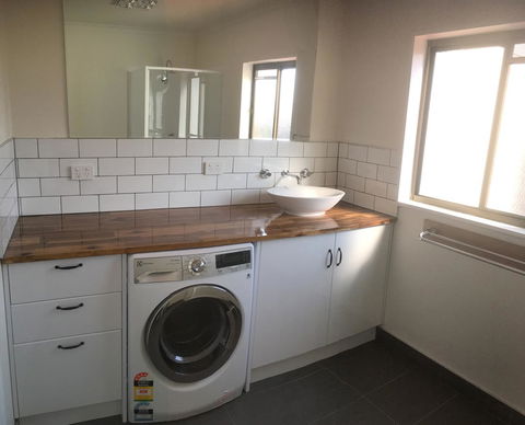 3ree- Spacious & Charming Apartment - Renee 9