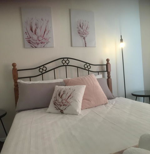 3ree- Spacious & Charming Apartment - Renee 3