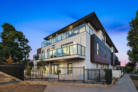 Manhattan Apartments - Notting Hill - Renee 0