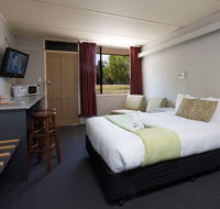 Bridgewater Motel - Renee