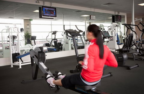 PARKROYAL Melbourne Airport - Swimm 11