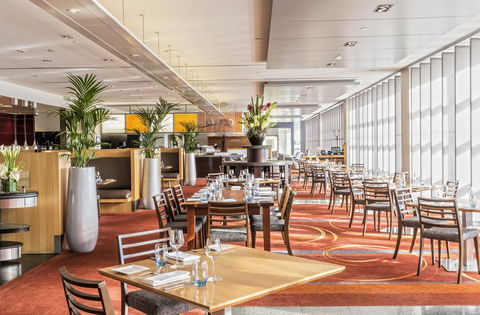 PARKROYAL Melbourne Airport - Swimm 23