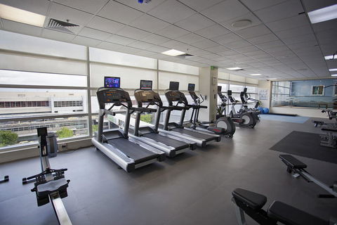 PARKROYAL Melbourne Airport - Swimm 22