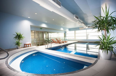 PARKROYAL Melbourne Airport - Swimm 13