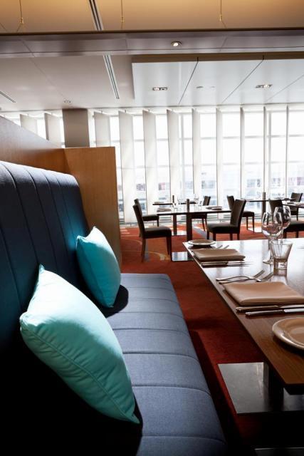 PARKROYAL Melbourne Airport - Swimm 44