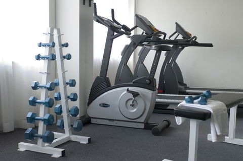 Holiday Inn Melbourne Airport - Swimm 10