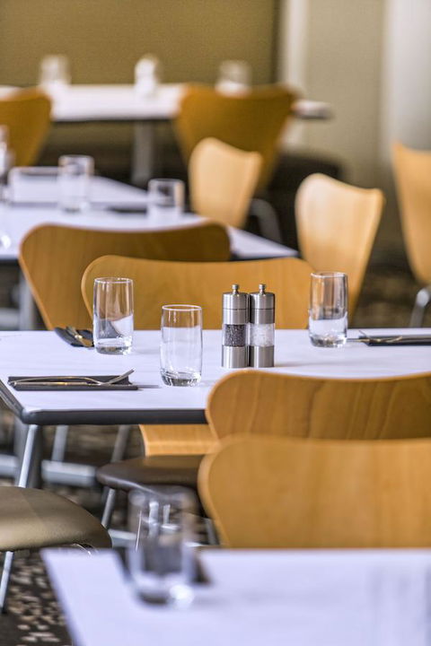 Holiday Inn Melbourne Airport - Swimm 6