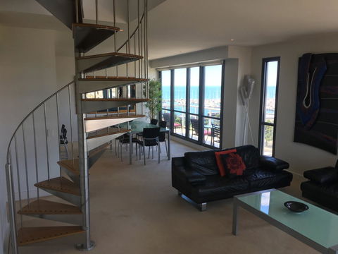 Geelong Waterfront Penthouse Apartment - Internet Find 4