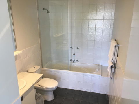 Geelong Waterfront Penthouse Apartment - Internet Find 15