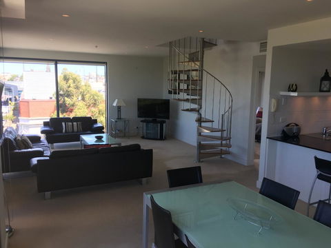 Geelong Waterfront Penthouse Apartment - Internet Find 10