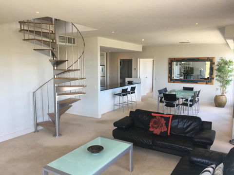 Geelong Waterfront Penthouse Apartment - Internet Find 3