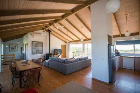 Sunsets On Martyrs Beach House - Ocean Views - Renee 3