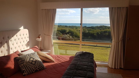 Sunsets On Martyrs Beach House - Ocean Views - Renee 5