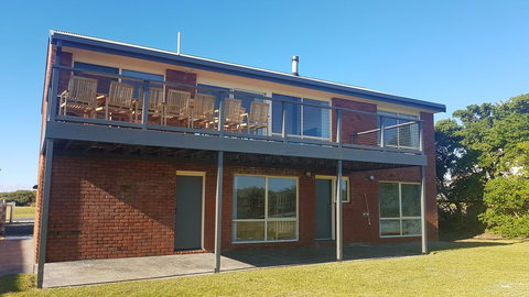 Sunsets On Martyrs Beach House - Ocean Views - Renee 24