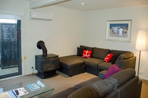 A Great Ocean Road Resort Whitecrest. - Petrol Stations 17