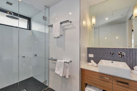 Vue Apartments & Day Spa - Internet Find 18