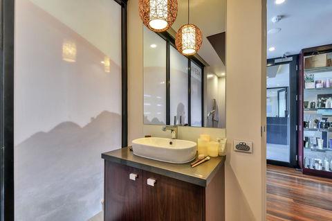 Vue Apartments & Day Spa - Internet Find 36