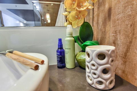Vue Apartments & Day Spa - Internet Find 37