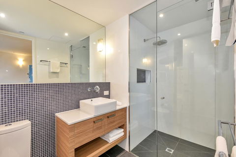 Vue Apartments & Day Spa - Internet Find 12