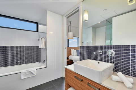 Vue Apartments & Day Spa - Internet Find 38
