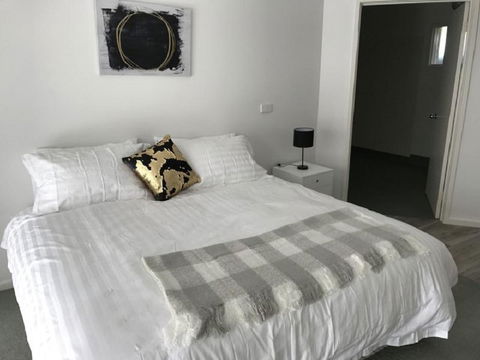 Geelong CBD Accommodation - Internet Find 0