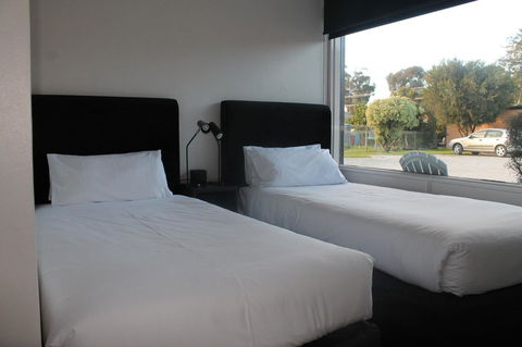 Rochester Motel - Renee 2