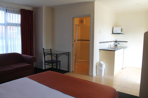 Rochester Motel - Renee 10