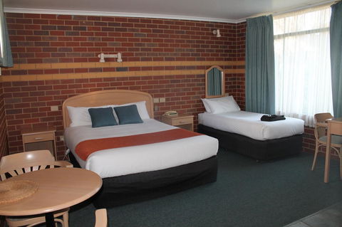 Rochester Motel - Renee 11