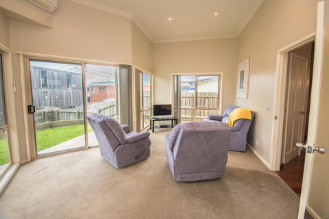 The Pitch - Swimm 32