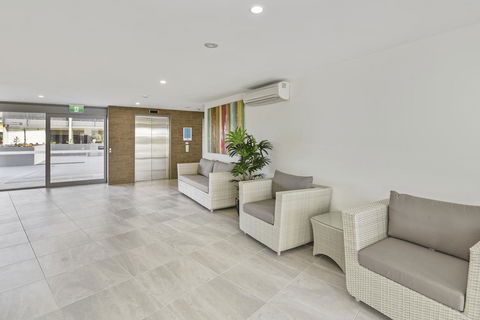 Direct Hotels - Aquarius Kawana - Internet Find 33