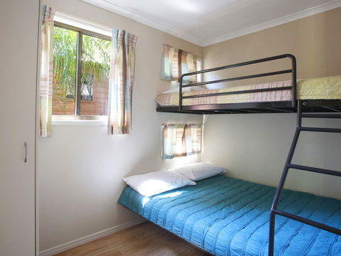 Captain Cook Holiday Village 1770 - Internet Find 12