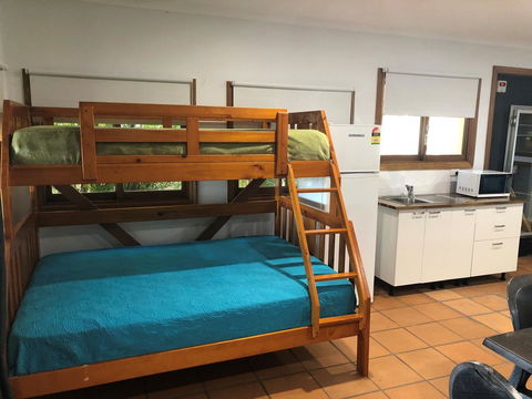 Captain Cook Holiday Village 1770 - Internet Find 27