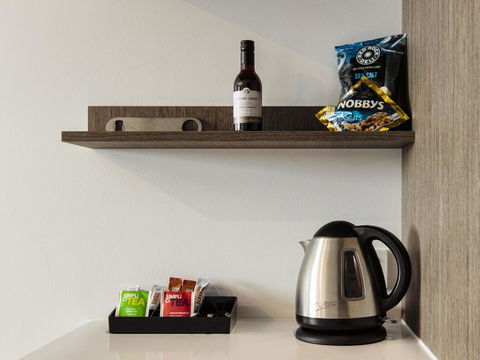 BEST WESTERN PLUS Lake Kawana Hotel - Internet Find 8