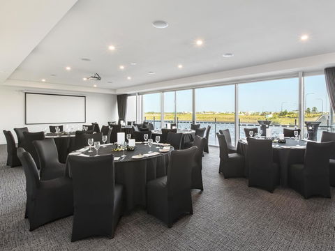 BEST WESTERN PLUS Lake Kawana Hotel - Internet Find 42