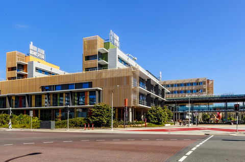 BEST WESTERN PLUS Lake Kawana Hotel - Internet Find 1