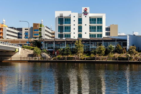 BEST WESTERN PLUS Lake Kawana Hotel - Internet Find 0