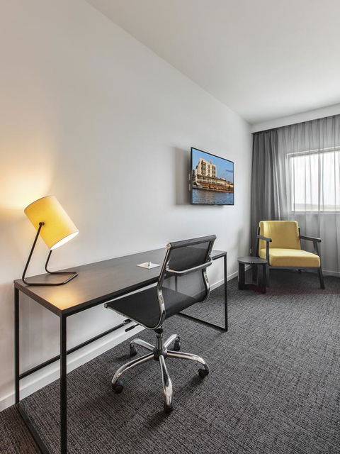 BEST WESTERN PLUS Lake Kawana Hotel - Internet Find 19
