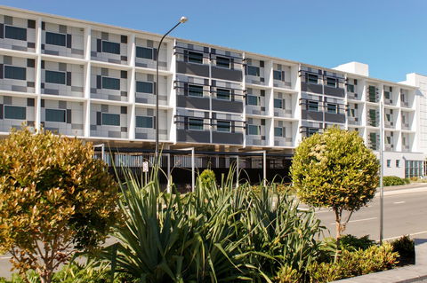 BEST WESTERN PLUS Lake Kawana Hotel - Internet Find 27
