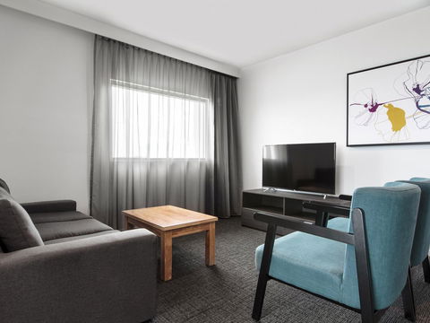 BEST WESTERN PLUS Lake Kawana Hotel - Internet Find 16