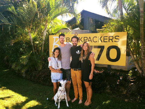 Backpackers At 1770 - Internet Find 20