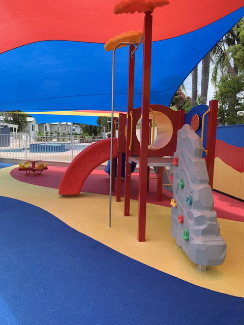 Alex Beach Cabins And Tourist Park - Swimm 6