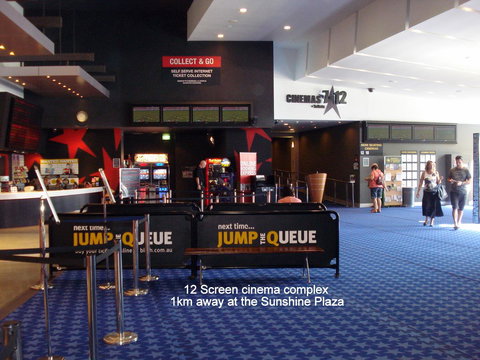 Alex Beach Cabins And Tourist Park - Swimm 40